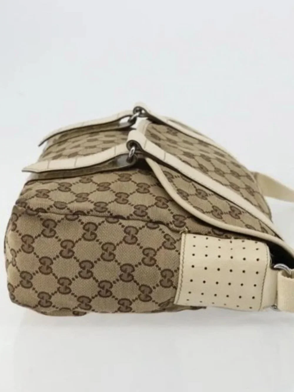 GUCCI GG Canvas Shoulder Bag Beige Silver 145859 Auth 181188